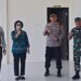 Wakil Bupati Gumas, Efrensia L.P. Umbing bersama Kapolres AKBP Irwansah dan lainnya berfoto bersama di Kuala Kurun, Jumat (1/7/2022). (MASAPNEWS/GCM)