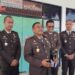 Kajari Gumas Nixon Nikolaus Nila yang didampingi jajarannya saat memberikan keterangan terkait capaian penanganan perkara di Kantor Kejari setempat, Jumat (22/7/2022). (MASAPNEWS/HY)