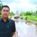 Ketua Komisi IV DPRD Kotawaringin Timur Muhammad Kurniawan Anwar saat meninjau kerusakan Jalan Mohammad Hatta atau lingkar selatan, Senin (25/7/2022). (ANT)