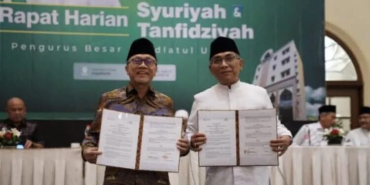 Menteri Perdagangan Zulkifli Hasan mendorong Usaha Mikro Kecil Menengah (UMKM) santri naik kelas dengan menandatangani nota kesepahaman dengan Ketua Umum Pengurus Besar Nahdlatul Ulama (PBNU) Yahya Cholil Staquf. (MASAPNEWS/ANT/Kementerian Perdagangan)