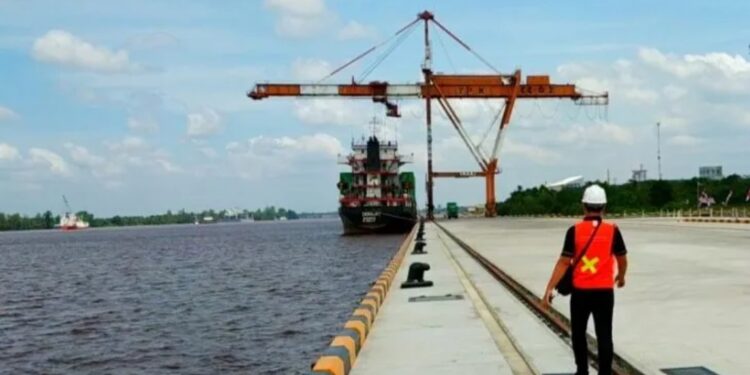 Dokumentasi - Kondisi alur Sungai Mentaya di sekitar Pelabuhan Bagendang, beberapa waktu lalu. (MASAPNEWS/ANT)