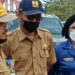 Ketua DPRD Kotawaringin Timur Rinie saat turut meninjau kerusakan Jalan Mohammad Hatta atau lingkar selatan Sampit, Senin (25/7/2022) lalu. (MASAPNEWS/ANT)