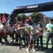 Peserta ANTARA NTB Rinjani Color Run saat berswafoto di garis finis. (MASAPNEWS/ANT)
