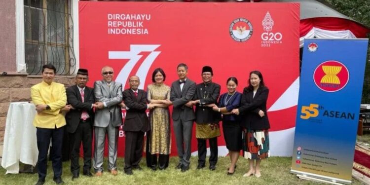 Peringatan 55 tahun berdirinya Perhimpunan Bangsa-Bangsa Asia Tenggara (ASEAN) yang dilaksanakan di KBRI Nur-Sultan. (MASAPNEWS/ANT/HO-KBRI Nur-Sultan)
