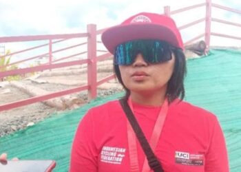 Pelatih Atlet Indonesia Yazid Kusumawati menjelaskan terkait porsi latihan yang dilakukan oleh anak didiknya saat menjajal sirkuit UCI MTB Eliminator World Cup 2022 di Palangka Raya, Kalimantan Tengah, Jumat (26/8/2022). (MASAPNEWS/ANT)