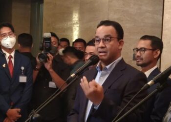 Gubernur DKI Jakarta Anies Baswedan memberikan keterangan pers pada pertemuan pemuda internasional atau Youth 20 di Jakarta, Senin (18/7/2022). (MASAPNEWS/ANT/Dewa Ketut Sudiarta Wiguna)