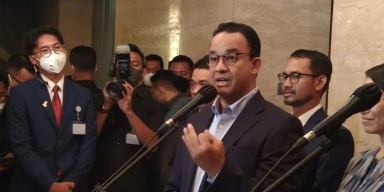 Gubernur DKI Jakarta Anies Baswedan memberikan keterangan pers pada pertemuan pemuda internasional atau Youth 20 di Jakarta, Senin (18/7/2022). (MASAPNEWS/ANT/Dewa Ketut Sudiarta Wiguna)