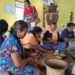 Anggota Upacara Ritual Tiwah sedang mempersiapkan peralatan untuk ritual, di Balai Basarah Hindu Kaharingan Simpei Karuhei Desa Tumbang Hakau, Senin (26/9/2022). (MASAPNEWS/GCM)