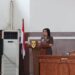 Wakil Bupati Gunung Mas Efrensia LP Umbing menyalami Ketua TP PKK Kecamatan Kurun dan lainnya, saat mengikuti suatu kegiatan di Kuala Kurun, Senin (19/9/2022). (MASAPNEWS/ANT/Chandra)