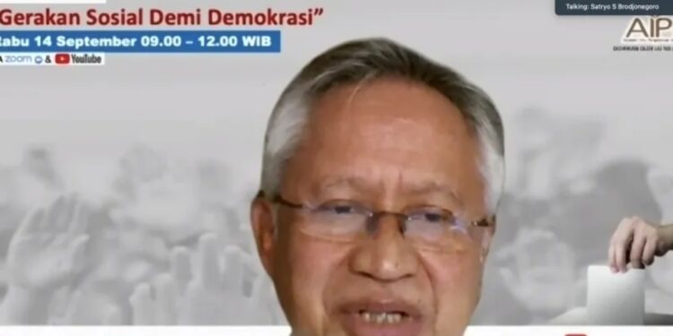 Tangkapan layar-Ketua Akademi Ilmu Pengetahuan Indonesia Satryo Soemantri Brodjonegoro ketika menyampaikan sambutan dalam webinar "Gerakan Sosial demi Demokrasi", dipantau dari kanal YouTube AIPI Indonesia, Jakarta, Rabu (14/9/2022). (MASAPNEWS/ANT)