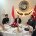 Wakil Ketua DPR RI Rachmat Gobel (dua dari kanan) berbincang dengan Menteri Industri dan Teknologi Turki Mustafa Varank sebelum Resepsi Diplomatik yang diselenggarakan oleh Kedubes RI di Ankara, Rabu malam (14/9/2022). (MASAPNEWS/ANT)