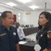 Foto dokumentasi – Anggota DPRD Kabupaten Gumas, Polie L Mihing (kiri) dan Komisioner Bawaslu Kabupaten Gumas, Katriana berbincang usai Rapat Dengar Pendapat (RDP) terkait data kependudukan, di Kuala Kurun, Senin (26/9/2022). (MASAPNEWS/GCM)