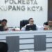 Menteri Pendayagunaan Aparatur Negara dan Reformasi Birokrasi Abdullah Azwar Anas dan Kapolres Kota Kupang Kota Kombes Pol. Rishian Krisna memberikan pengarahan kepada jajaran Polresta Kupang Kota di Kupang, NTT, Senin (3/10/2022). (MASAPNEWS/ANT/Ho-Polresta Kupang Kota)