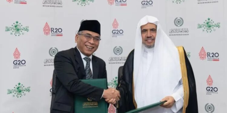 Ketua Umum PBNU KH Yahya Cholil Staquf (Gus Yahya) (kiri). (MASAPNEWS/ANT/HO-Humas PBNU)