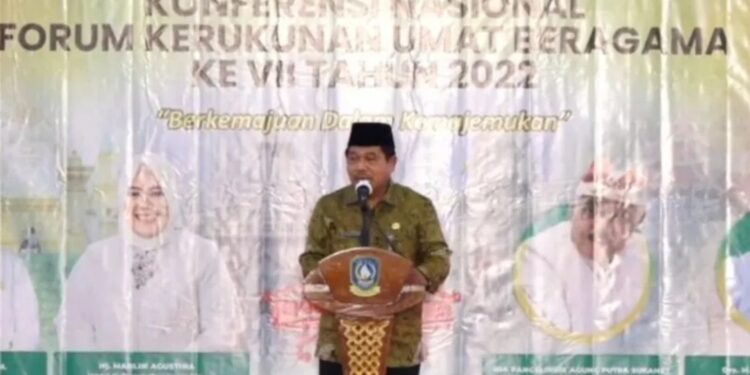 Sekretaris Jenderal Kementerian Dalam Negeri Suhajar Diantoro pada acara Konferensi Nasional FKUB 2022 di Kota Tanjungpinang, Kepri, Kamis (6-10-2022). (MASAPNEWS/ANT)