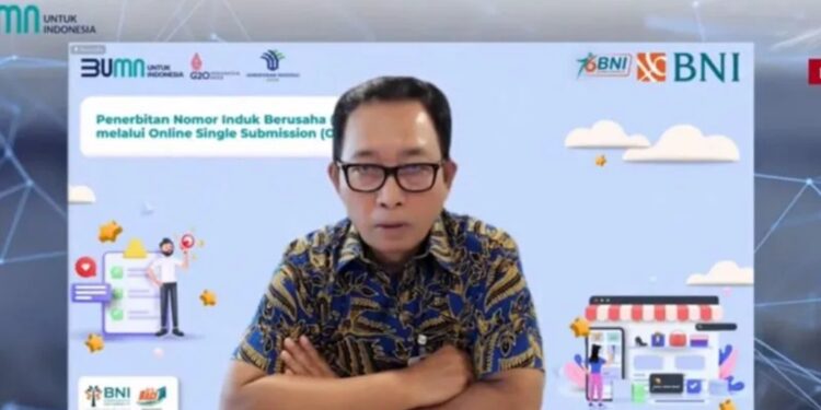 Direktur Institutional Banking BNI Sis Apik Wijayanto dalam paparan sosialisasi NIB pelaku Usaha Mikro Kecil dan Menengah (UMKM), Selasa (20/9/2022). (Humas BNI)