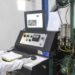 Karyawan menguji oktan bahan bakar minyak (BBM) dengan menggunakan 'Cooperative Fuel Research (CFR) engine' di Laboratorium Pertamina di Integrated Terminal Plumpang, Jakarta Utara, Selasa (27/9/2022). (MASAPNEWS/ANT)