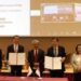 Sekjen Kemenkes RI Kunta Wibawa Dasa Nugraha (tengah) berpose dengan sejumlah mitra dari Jepang dalam agenda Indonesia-Japan Pharmaceutical and Medical Device Business Forum, di Osaka, Jepang, Kamis (6/10/2022). (MASAPNEWS/ANT/HO-Kemenkes)