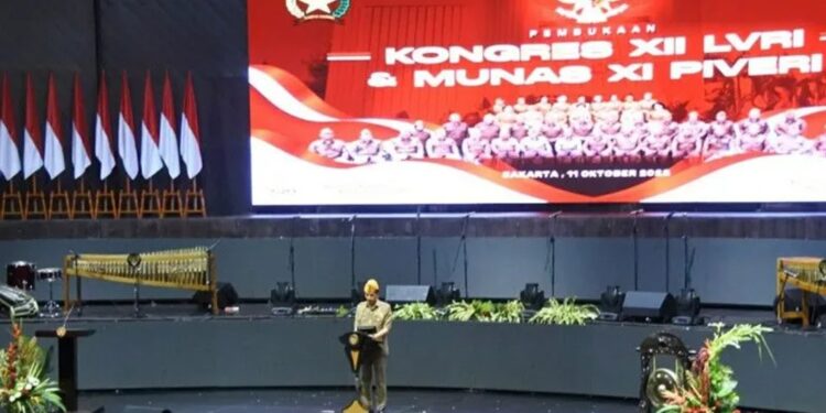 Presiden Jokowi saat membuka Kongres XII Legiun Veteran Republik Indonesia (LVRI) dan Munas XI Persatuan Istri Veteran Republik Indonesia (PIVERI) Tahun 2022 di Jakarta, Selasa (11/10/2022). (MASAPNEWS/ANT)