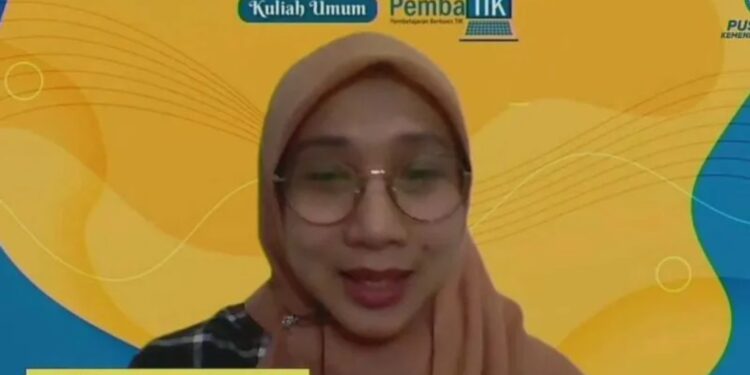 Tangkapan layar Pengembang Teknologi Pembelajaran (PTP) Ahli Madya Direktorat Kepala Sekolah, Pengawas Sekolah, dan Tenaga Kependidikan Kemendikbudristek Hairun Nissa dalam Kuliah Umum Pembelajaran Berbasis TIK (PembaTIK) Level 4 2022 yang digelar daring diikuti di Jakarta, Selasa (11/10/2022). (MASAPNEWS/ANT)
