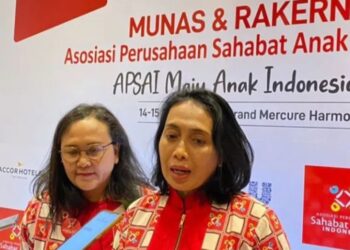 Menteri Pemberdayaan Perempuan dan Perlindungan Anak (Menteri PPPA) Bintang Puspayoga didampingi Ketua APSAI periode 2022-2027 Wida Septarina. (MASAPNEWS/ANT/HO-APSAI)