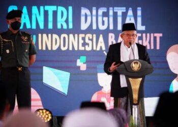 Wakil Presiden Ma'ruf Amin dalam Peringatan Hari Santri Nasional 2022 di Pesantren An-Nawawi Tanara, kabupaten Serang, Banten pada Jumat (28/10). (MASAPNEWS/ANT/BPMI Setwapres)