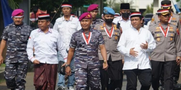 Komandan Komando Pembinaan Doktrin Pendidikan dan Latihan TNI Angkatan Laut Letnan Jenderal TNI Marinir Suhartono seusai memimpin apel Merah Putih dan Ikrar NKRI di Pekalongan, Sabtu (29-10-2022). (MASAPNEWS/ANT)