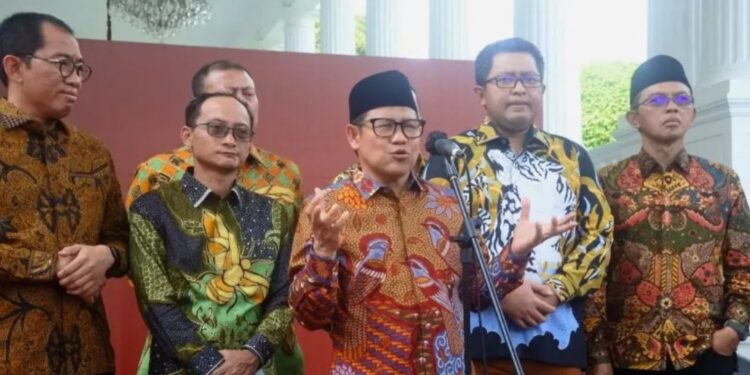 Ketua Umum DPP PKB Muhaimin Iskandar dan para pengurus DPP PKB memberikan keterangan pers setelah diterima oleh Presiden Joko Widodo di Istana Kepresidenan, Jakarta, Senin (31/10/2022). (MASAPNEWS/ANT)