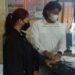 Salah satu pemohon SKCK sedang melakukan perekaman biometrik sidik jari oleh petugas di ruang Sat Intelkam Polres Gumas. (Photo: Sat Intelkam Gumas)