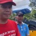 Bupati Gumas Jaya S Monong meninjau penanganan ruas jalan Palangka Raya-Kuala Kurun, di Desa Rangan Tate, Kecamatan Mihing Raya, Kabupaten Gumas, Minggu (6/11/2022). (Tangkapan layar Facebook @Sobat Muda Jaya)