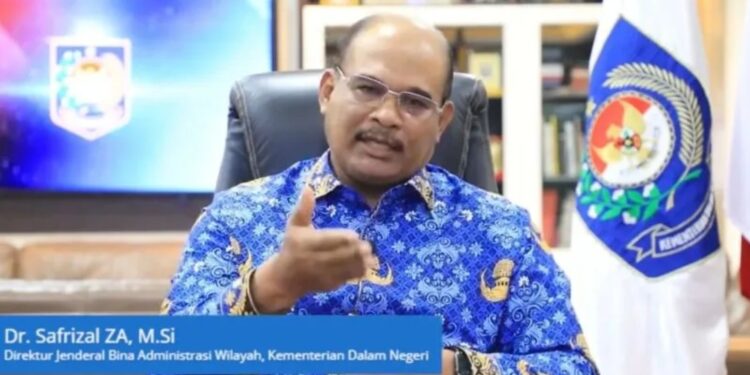 Direktur Jenderal Bina Administrasi Kewilayahan Kemendagri Safrizal ZA saat memberikan sosialisasi migrasi TV digital ke analog. (MASAPNEWS/ANT/HO-Kemendagri)