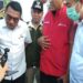 Kepala Staf Kepresidenan Jenderal TNI (Purn) Moeldoko sedang mendengarkan keluhan para nelayan Kota Tegal terhadap kenaikan harga BBM di Tegal, Rabu (9/11/2022). (MASAPNEWS/ANT)