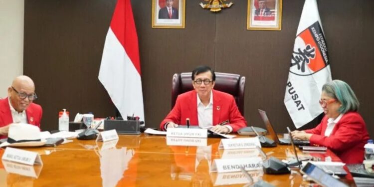 Dokumentasi foto - Ketua Kepengurusan Tingkat Pusat Federasi Kempo Indonesia (FKI) Yasonna Hamonangan Laoly (tengah) dalam sebuah kesempatan bersama jajaran pengurus masa bakti 2022-2026. (MASAPNEWS/ANT/HO-FKI)