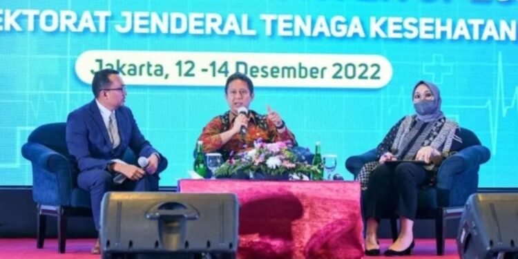 Menteri Kesehatan RI Budi Gunadi Sadikin (tengah) saat menjadi pembicara dalam Dialog Pertemuan Koordinasi dan Evaluasi Pendayagunaan Dokter Spesialis di Jakarta, Selasa (13/12/2022). (MASAPNEWS/ANT/HO-Kemenkes)