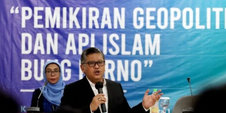 Doktor Ilmu Pertahanan dari Universitas Pertahanan (Unhan) Hasto Kristiyanto saat menjadi pembicara dalam seminar di Universitas Islam Negeri (UIN) Sunan Kalijaga, DI Yogyakarta, Kamis (15/12/2022). (MASAPNEWS/ANT/HO-Humas PDIP)Doktor Ilmu Pertahanan dari Universitas Pertahanan (Unhan) Hasto Kristiyanto saat menjadi pembicara dalam seminar di Universitas Islam Negeri (UIN) Sunan Kalijaga, DI Yogyakarta, Kamis (15/12/2022). (MASAPNEWS/ANT/HO-Humas PDIP)