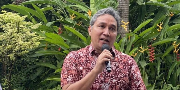 Direktur Jenderal Kebudayaan Kemendikbudristek Hilmar Farid dalam Pameran "Membaca Soedjatmoko dari Rumah dan Ingatan" yang diikuti di Jakarta, Senin (9/1/2023). (MASAPNEWS/ANT)