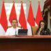 Presiden Joko Widodo menyampaikan pernyataan kepada wartawan didampingi Menteri Ketenagakerjaan Ida Fauziah (kiri), Menteri Pemberdayaan Perempuan dan Perlindungan Anak (PPPA) I Gusti Ayu Bintang Darmawati (kedua dari kanan) dan Deputi V Kepala Staf Kepresidenan (KSP) Jaleswari Pramodhawardani (kanan) di Istana Merdeka Jakarta pada Rabu (18/2/2023). (MASAPNEWS/ANT)