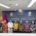 Sekretaris Jenderal Kementerian Perdagangan Suhanto bersama Bupati Natuna Wan Siswandi dan Bupati Belitung Timur Burhanudin usai penandatanganan naskah kerja sama terkait pengembangan sumber daya manusia kemetrologian di Kantor Kementerian Perdagangan, Jakarta, Kamis (24/2/2023). (MASAPNEWS/ANT)