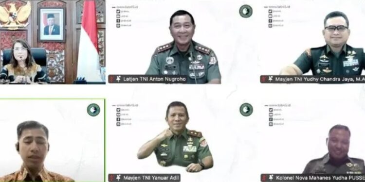 Tangkapan layar suasana webinar Setahun Perang Rusia-Ukraina: Pembelajaran bagi Strategi Pertahanan Darat Indonesia, dalam keterangan yang diterima di Jakarta, Jumat (24/2/2023). (MASAPNEWS/ANT/Dokumentasi pribadi)