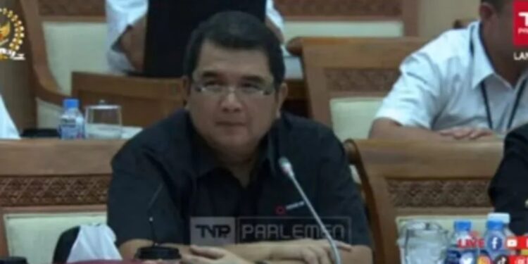 Tangkapan layar - Direktur Utama MIND ID Hendi Prio Santoso saat rapat dengar pendapat (RDP) dengan Komisi VII DPR RI dipantau dari YouTube Komisi VII DPR RI, Senin (6/2/2023). (MASAPNEWS/ANT)