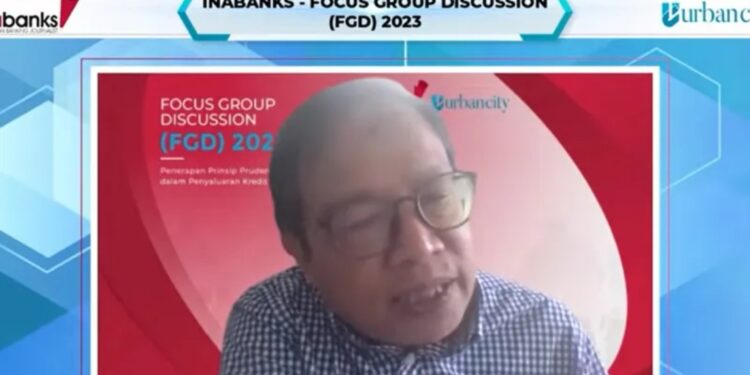 Ekonom dan Associate Faculty Lembaga Pengembangan Perbankan Indonesia (LPPI) Ryan Kiryanto menyampaikan paparan dalam dikusi Penerapan Prinsip Prudential Banking dalam Penyaluaran Kredit Bank BUMN yang dipantau virtual di Jakarta, Senin (27/2/2023). (MASAPNEWS/ANT)
