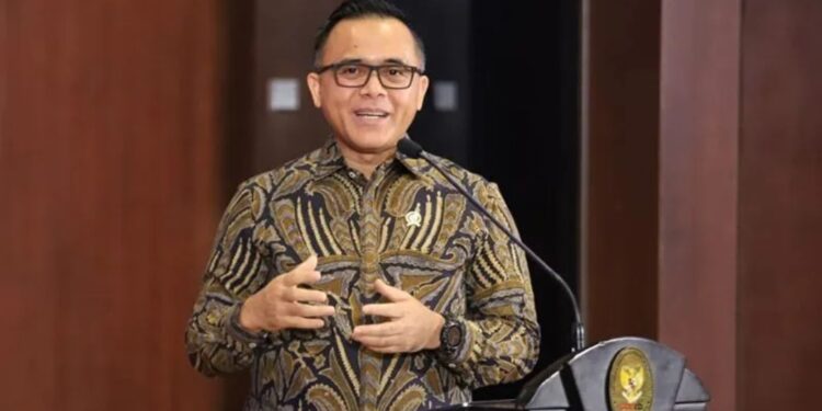 Menteri Pendayagunaan Aparatur Negara dan Reformasi Birokrasi (PAN-RB) Abdullah Azwar Anas dalam peluncuran Reformasi Birokrasi Tematik di Kampus Universitas Indonesia, Depok, Jawa Barat, Kamis (2/3/2023). (MASAPNEWS/ANT/HO-Humas Kementerian PAN-RB)