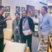 Menteri Perindustrian Agus Gumiwang Kartasasmita berbincang bersama peserta pameran dan para buyers dalam kegiatan Indonesia International Furniture Expo (IFEX) 2023, di Jakarta, 9 Maret 2023. (MASAPNEWS/ANT/HO Kementerian Perindustrian)