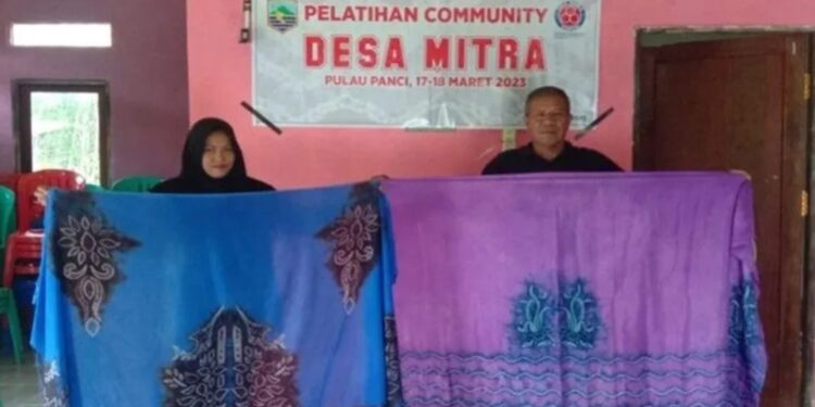 Hasil pelatihan membatik sasirangan di Desa Pulau Panci Kecamatan Kelumpang Hilir (MASAPNEWS/ANT/HO - PT ITP Tarjun)