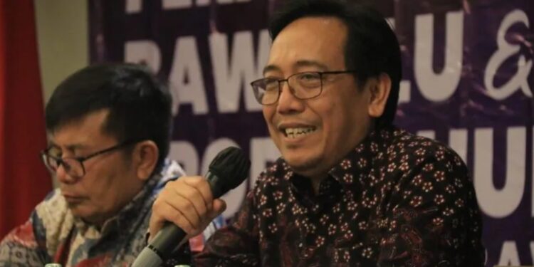 Anggota Dewan Kehormatan Penyelenggara Pemilu (DKPP) I Dewa Kade Wiarsa Raka Sandi saat menjadi narasumber dalam kegiatan Sosialisasi dan Implementasi Peraturan Bawaslu dan Produk Hukum Non-Peraturan Bawaslu di Gianyar, Sabtu (25/3/2023) (MASAPNEWS/ANT)