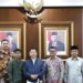 Menteri Badan Perencanaan Pembangunan Nasional (Bappenas) Suharso Monoarfa saat menerima audiensi Koordinator Perhimpunan Pelajar Indonesia untuk dunia Achyar Al Rasyid beserta jajarannya, Jakarta, Kamis (30/3/2023). (MASAPNEWS/ANT/Instagaram-@suharsomonoarfa)