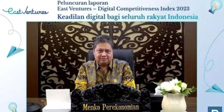 Menko Bidang Perekonomian Airlangga Hartarto saat menjadi pembicara kunci dalam peluncuran laporan East Ventures Digital Competitiveness Index 2023: Keadilan Digital bagi Seluruh Rakyat Indonesia, di Jakarta, Rabu (5/4/2023). (MASAPNEWS/ANT/HO-Katadata Indonesia)