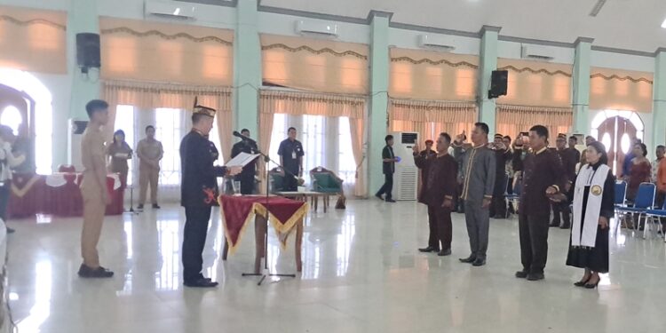 Suasana pelantikan damang di GPU Damang Batu Kuala Kurun, Selasa (18/4/2023). (MASAPNEWS/GCM)