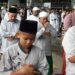 Warga Biak Numfor, Papua melaksanakan shalat Id 1 Syawal 1444 H di lapangan hanggar Cenderawasih Pangkalan Udara Manuhua Biak, Sabtu. (MASAPNEWS/ANT)