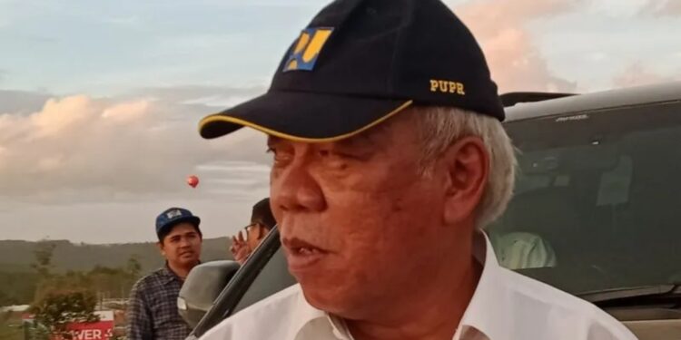 Menteri PUPR Basuki Hadimuljono saat di kawasan inti IKN Indonesia baru bernama Nusantara di Kecamatan Sepaku, Kabupaten Penajam Paser Utara, Provinsi Kalimantan Timur (MASAPNEWS/ANT)